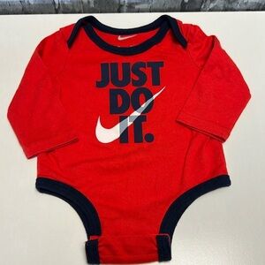 Nike onesie‎